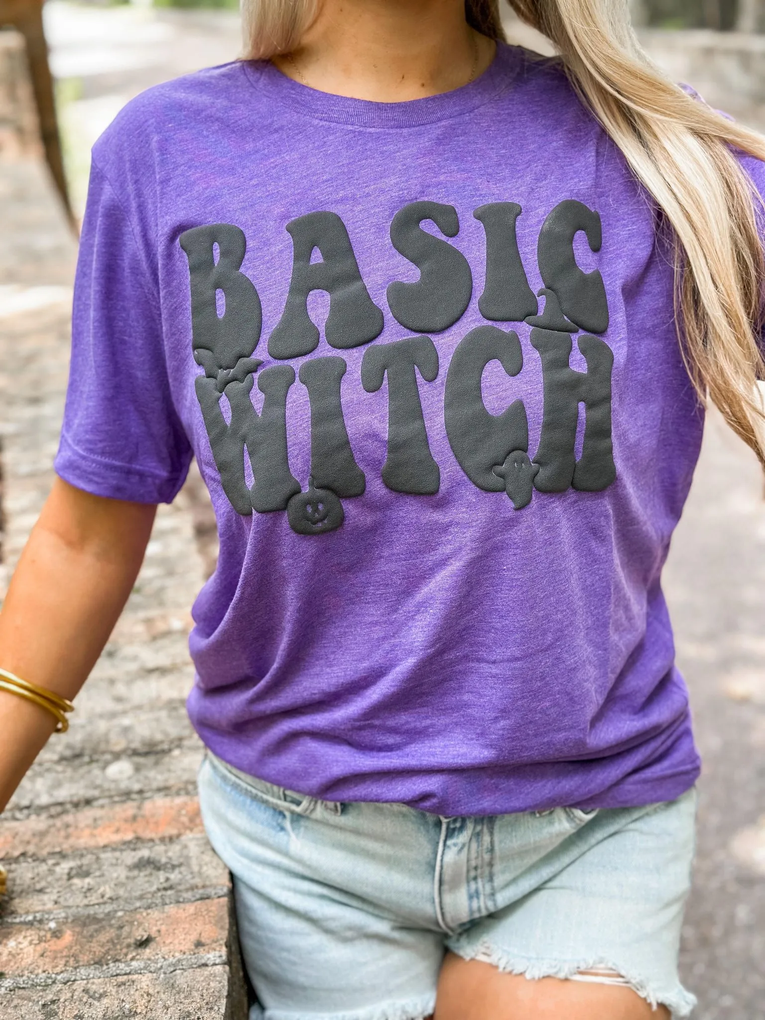 Basic Witch Retro Halloween Puff Tee
