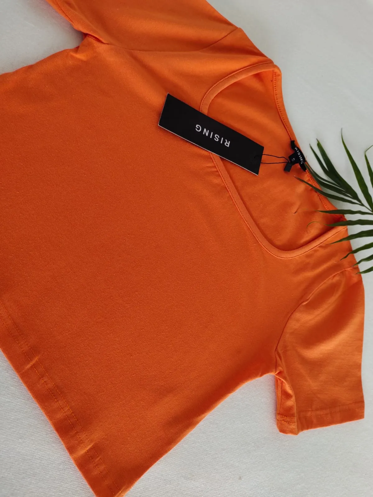 BASICS SQUARE NECK SOLID TEE