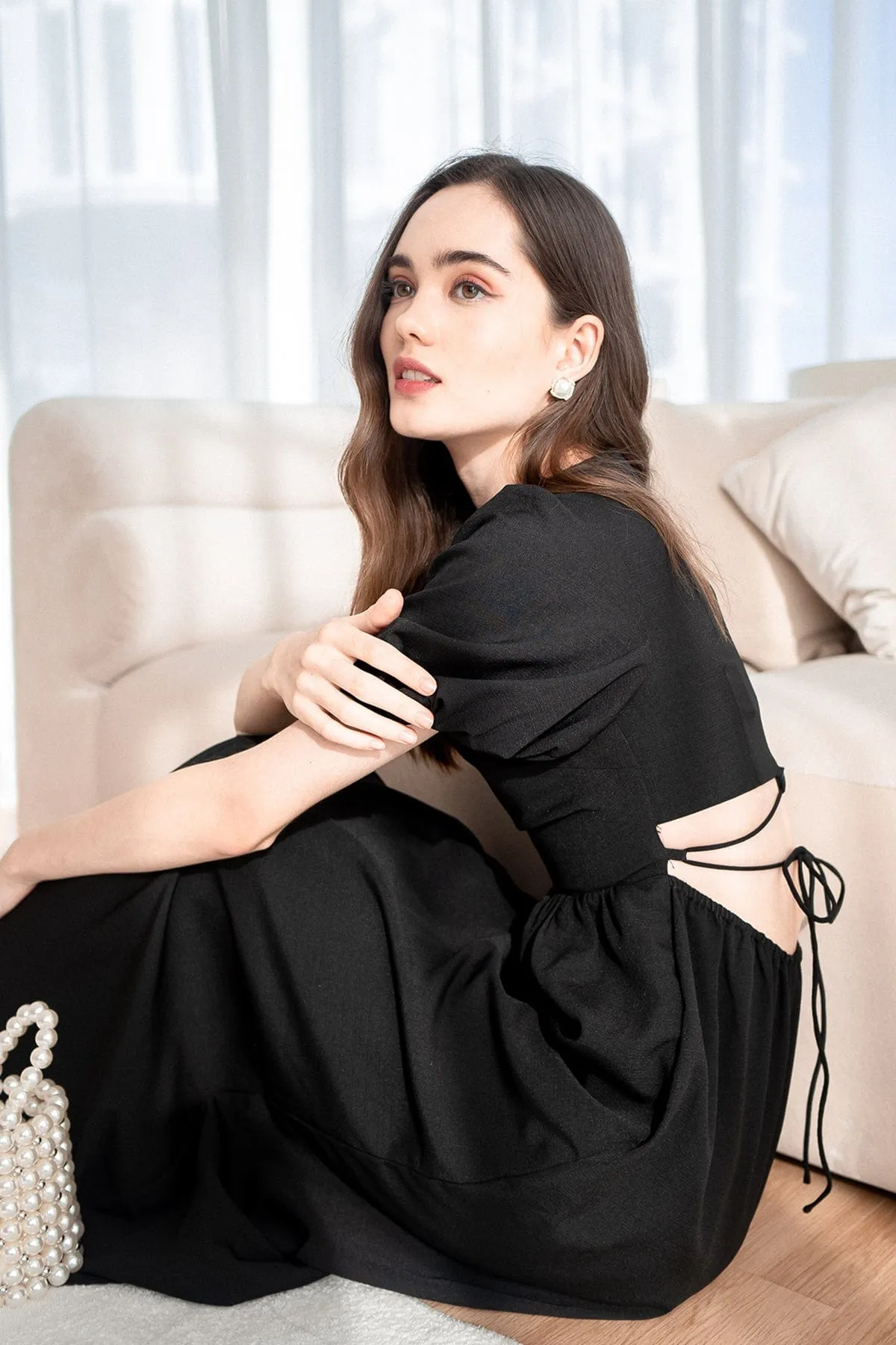 CASS PUFF-SLEEVE TIE-BACK MAXI DRESS IN BLACK