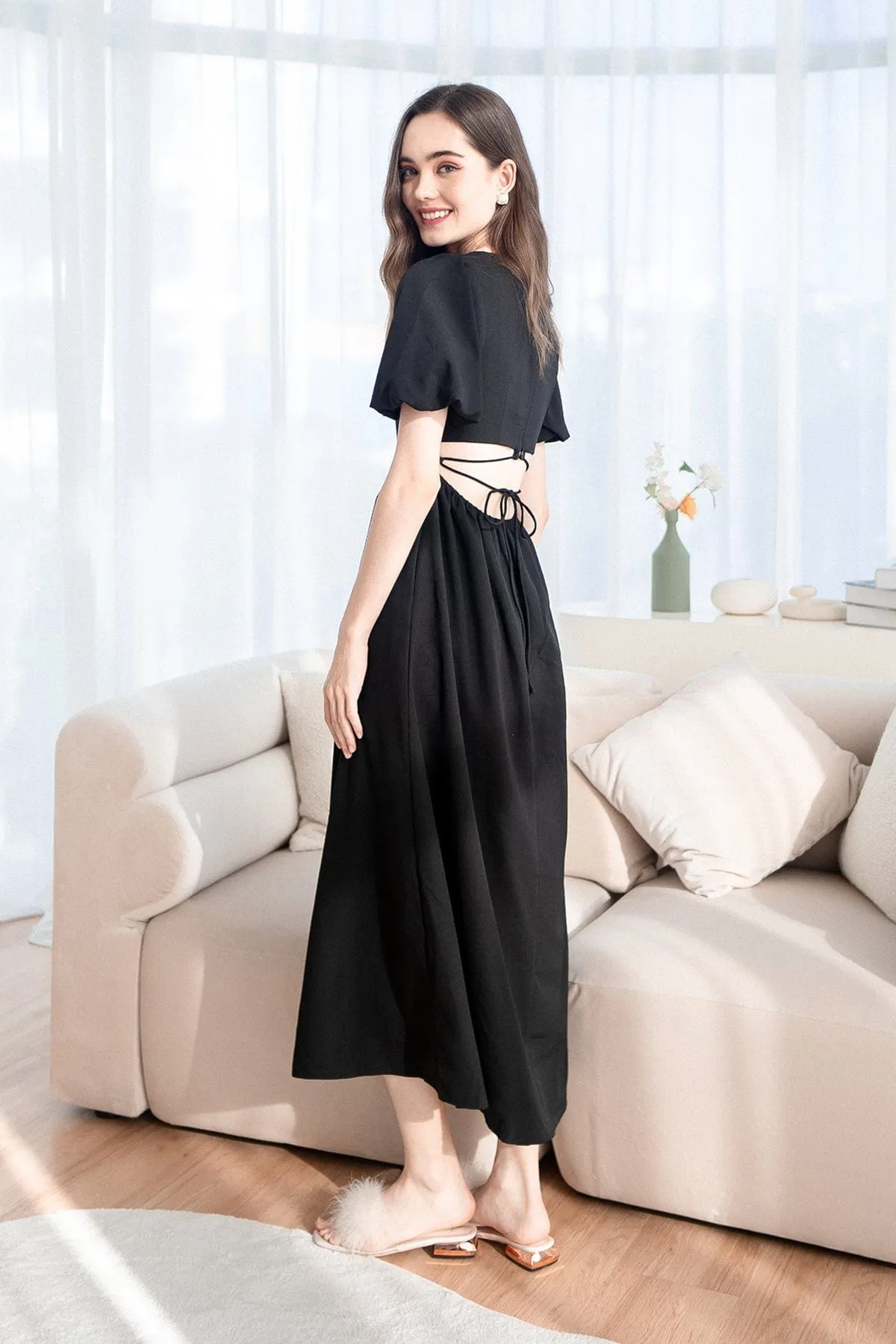 CASS PUFF-SLEEVE TIE-BACK MAXI DRESS IN BLACK