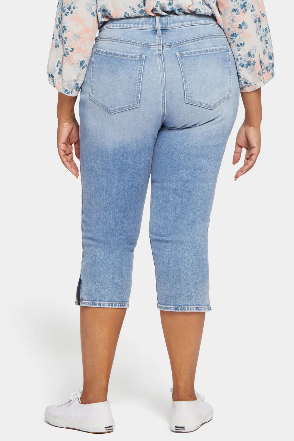 Chloe Capri Jeans In Plus Size - Quinta