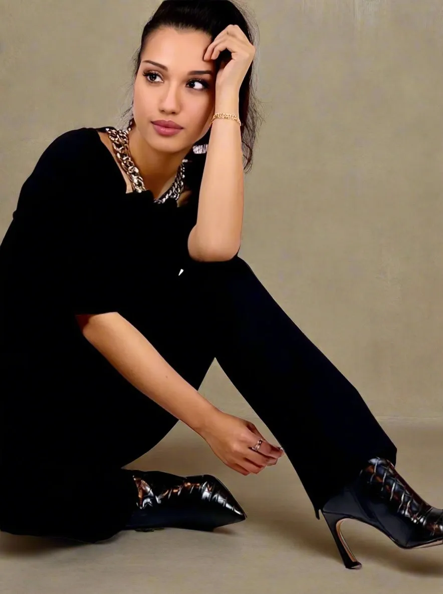 Luxury Top with Removable Silver Chain  - The Minetta