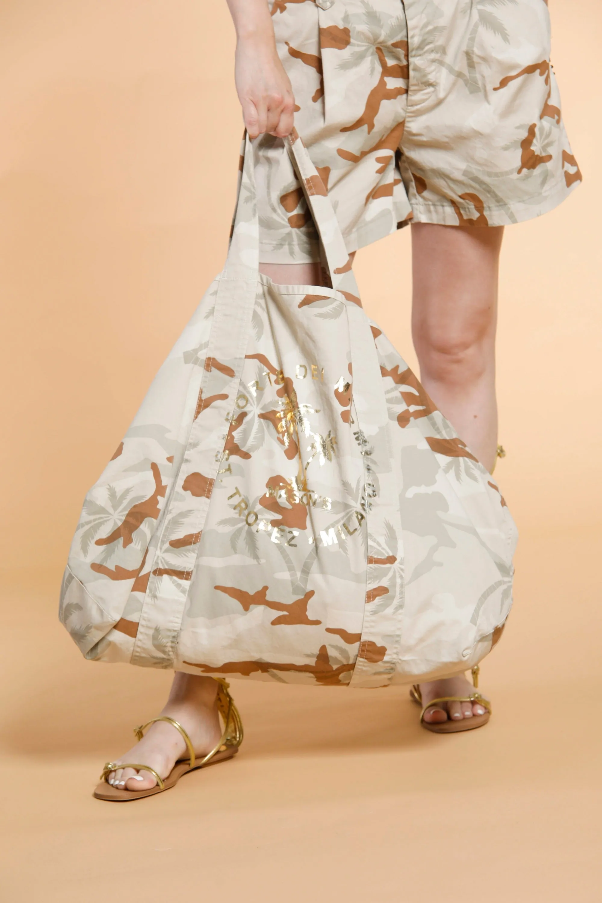 Mason’s Bag unisex in twill di cotone con stampa camou e palma con logo ①