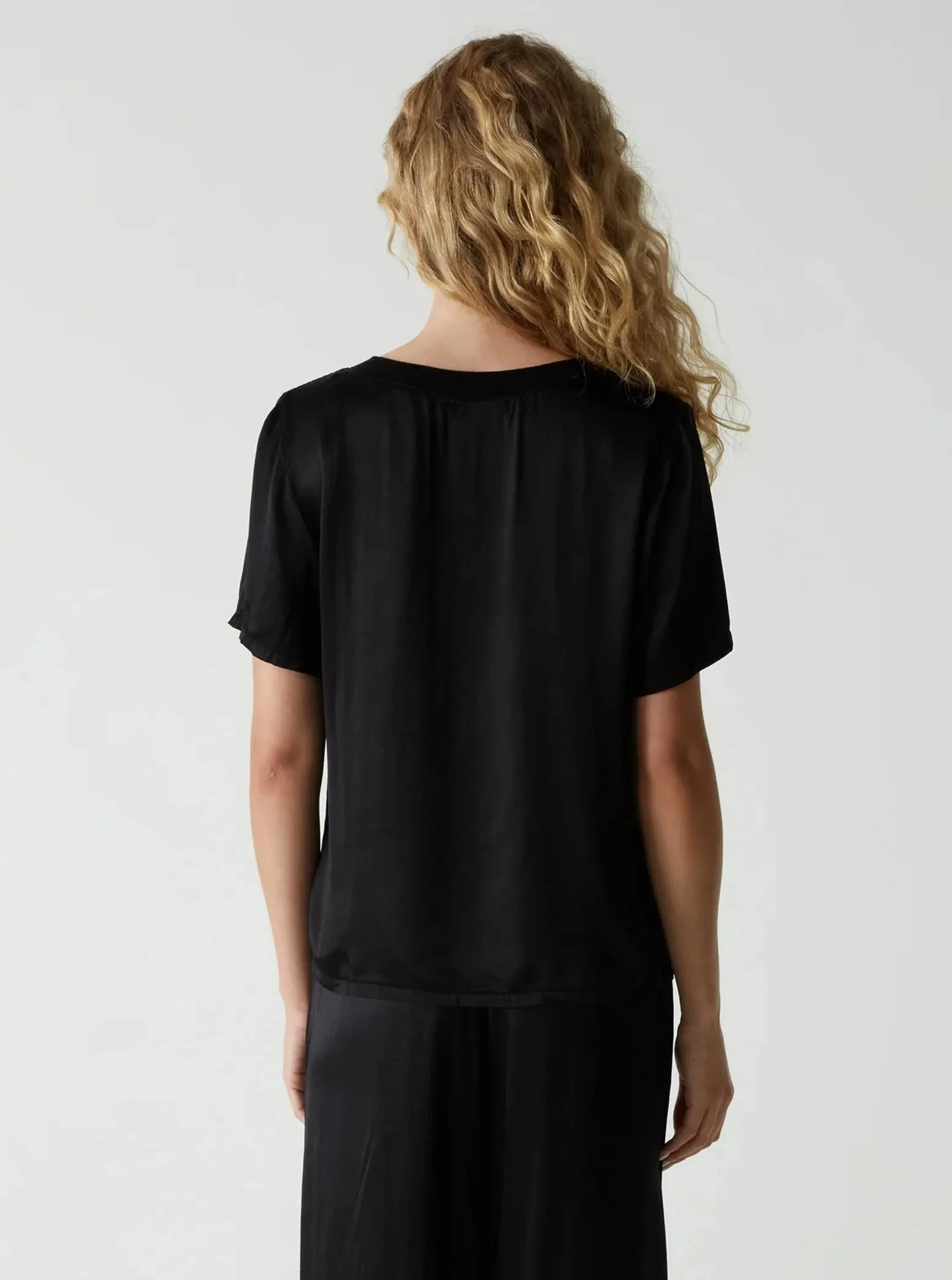 Michael Stars Jodi Satin V-Neck Top