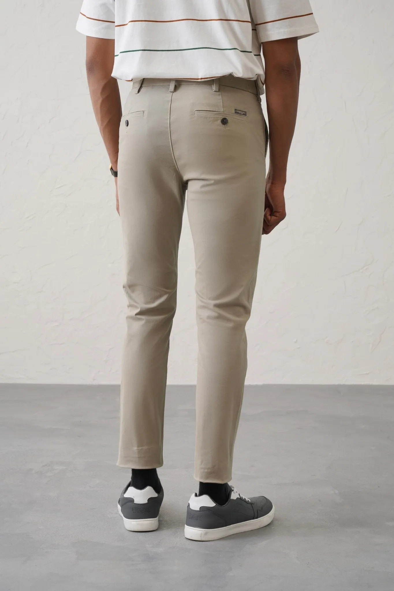 The Regular Fit Daylong Chino - Square Potato